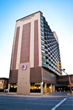 DoubleTree by Hilton Hotel & Conference Centre Regina Queen Elizabeth II Court Canada thumbnail