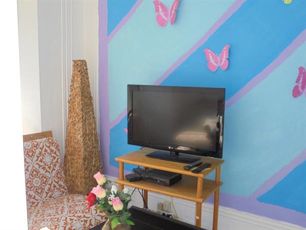 Crescent Rooms