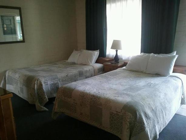 Bishop Village Motel