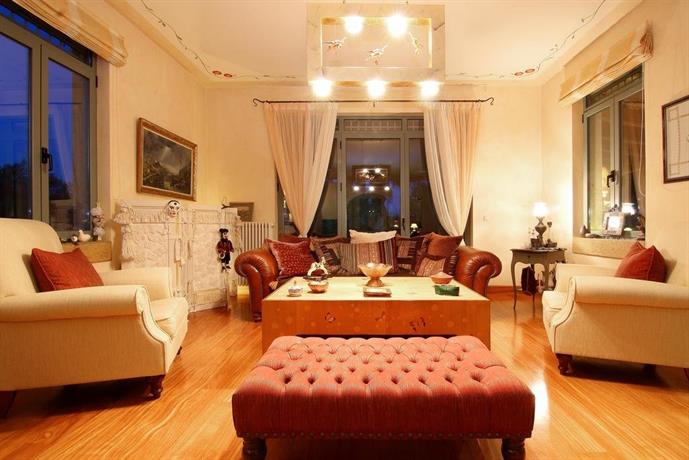 Vouliagmeni Villa