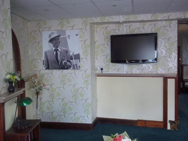 Sinatras Hotel