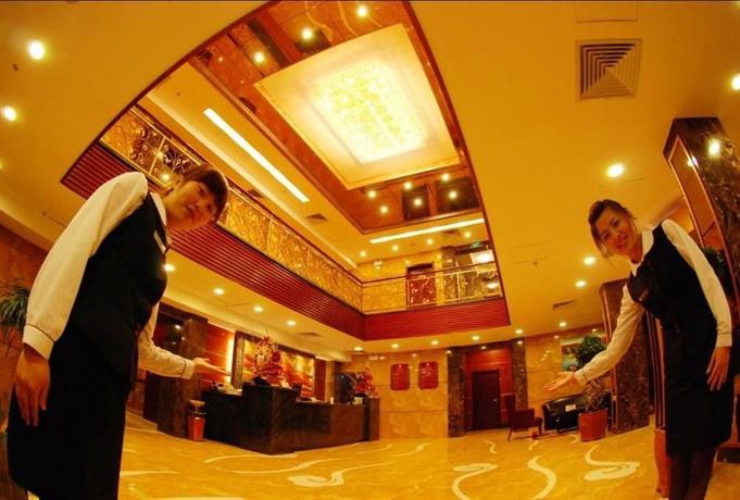 Huaqiao Hotel