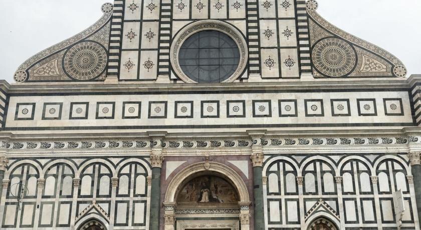 Arnobio Florence Suites