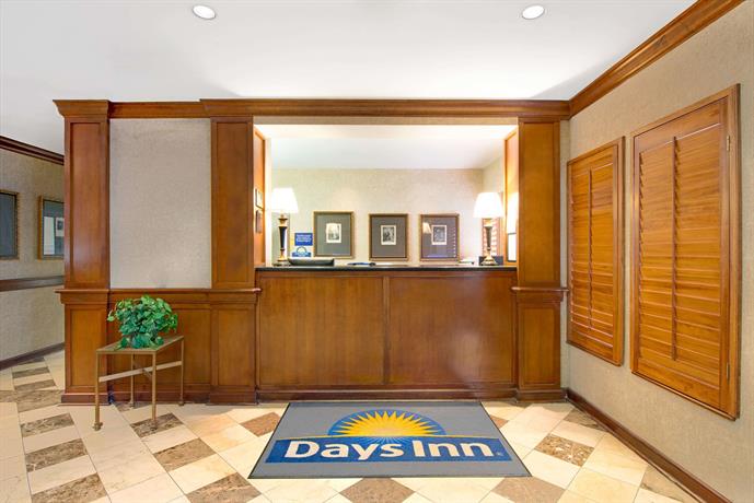 Days Inn by Wyndham St Louis Westport MO