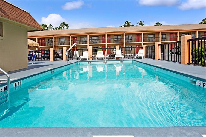 Super 8 by Wyndham Kissimmee Maingate Orlando Area