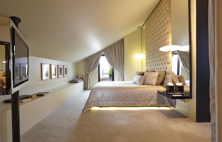9 Hotel Mercy