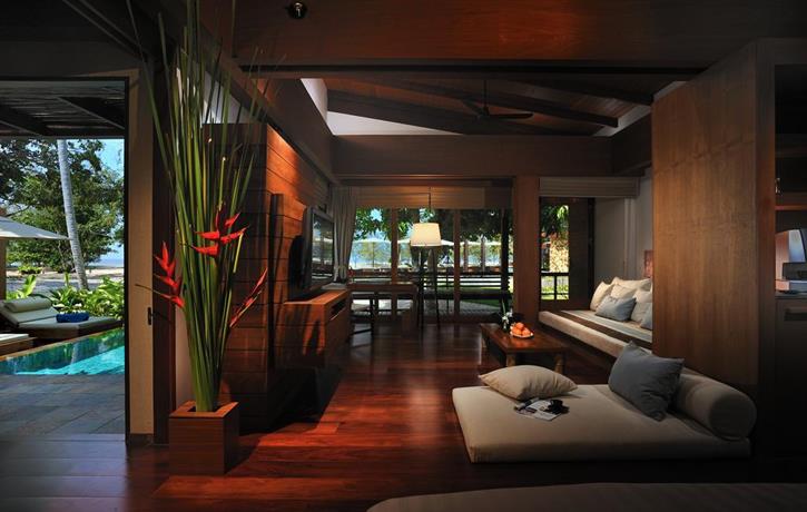 Wanakarn Beach Resort & Spa