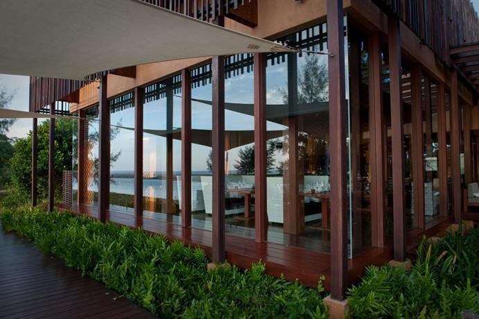 Wanakarn Beach Resort & Spa