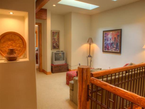 Aquila Lodge 5
