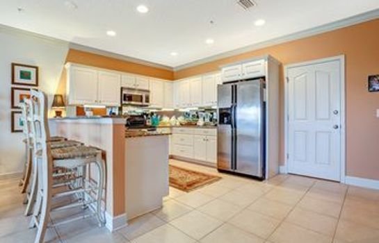 245 S Fletcher - 3 Br Townhouse