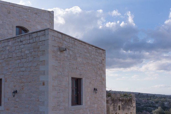 Dim Art Stone House