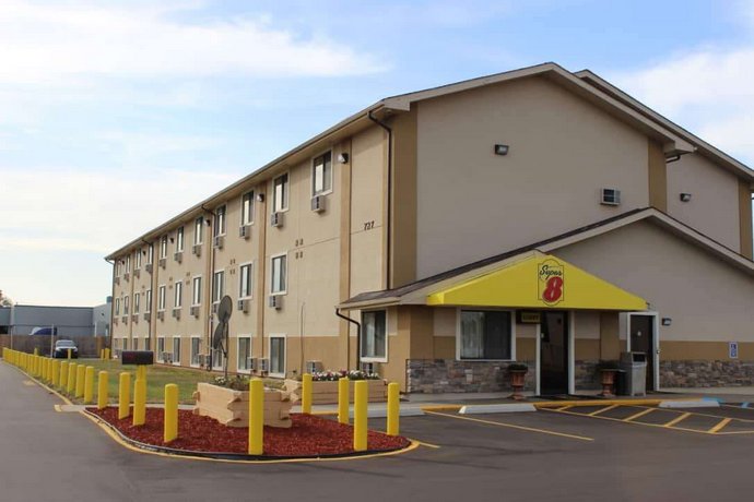 Super 8 by Wyndham Wyoming Grand Rapids Area Hotel