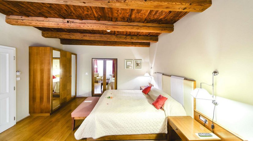 The Golden Wheel Boutique Hotel