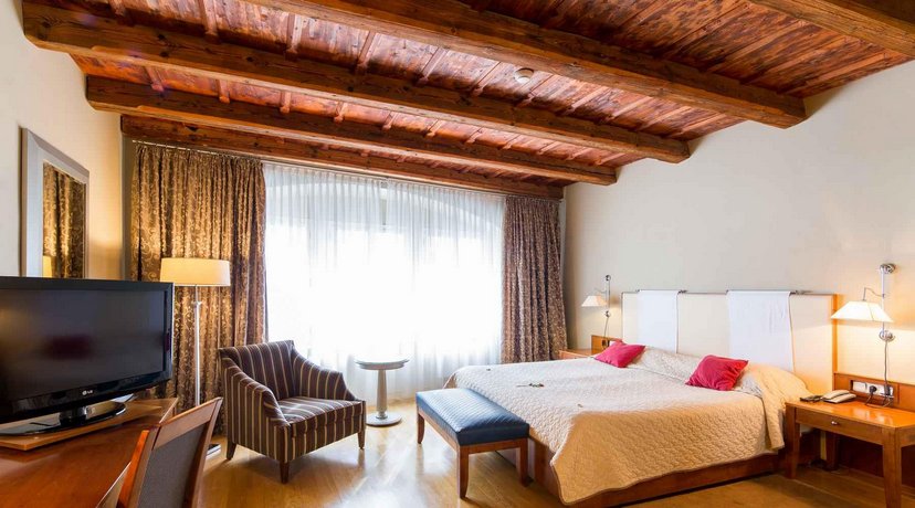 The Golden Wheel Boutique Hotel