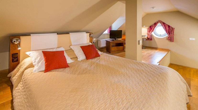The Golden Wheel Boutique Hotel