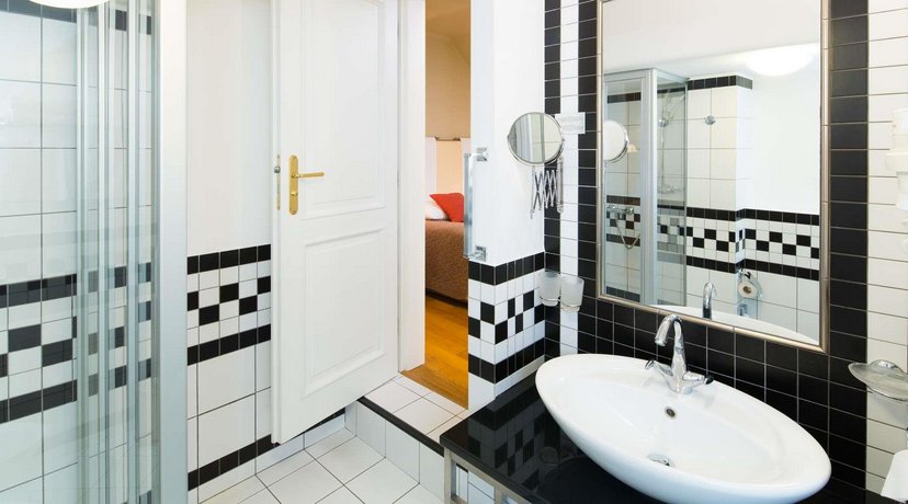 The Golden Wheel Boutique Hotel