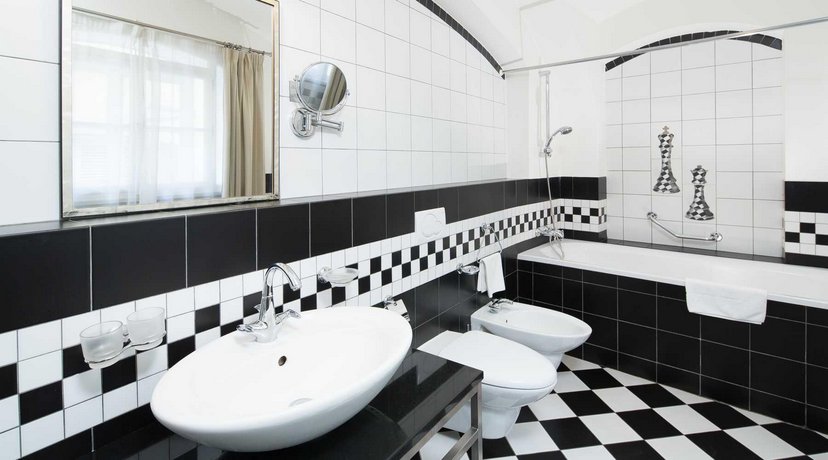 The Golden Wheel Boutique Hotel