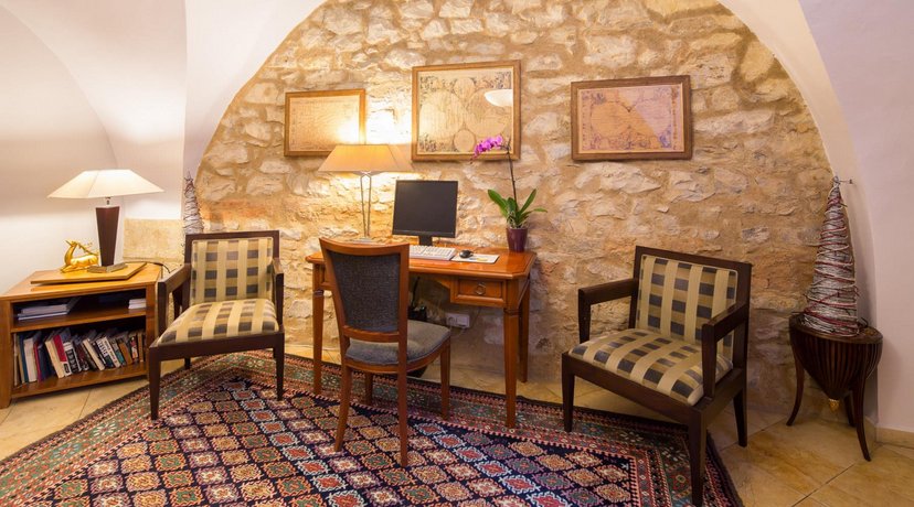 The Golden Wheel Boutique Hotel