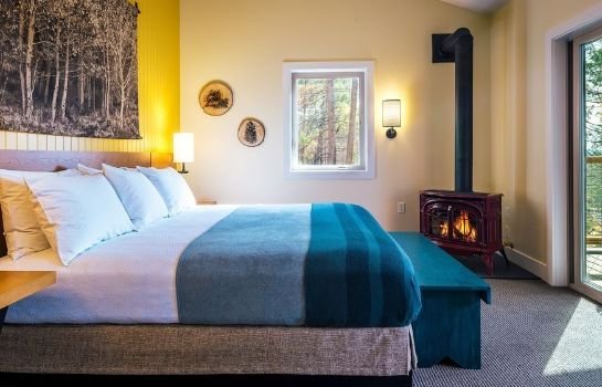 Rush Creek Lodge at Yosemite