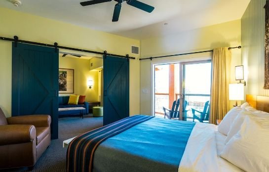 Rush Creek Lodge at Yosemite