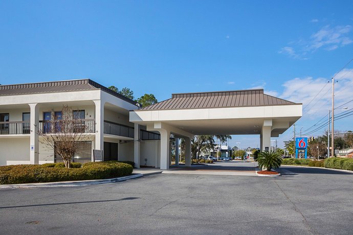 Motel 6 - Savannah Midtown