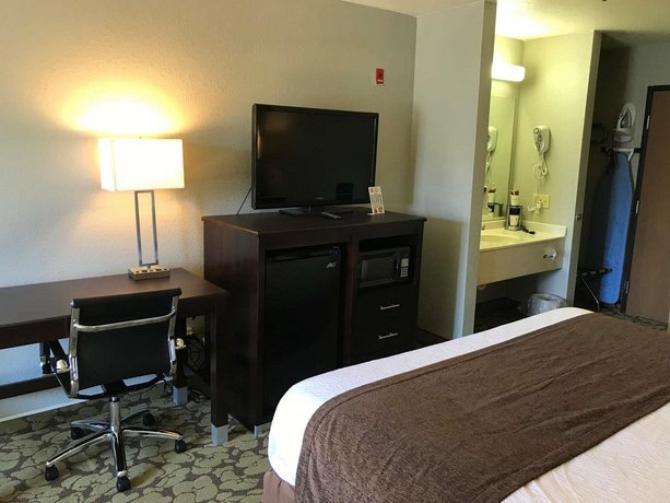 SureStay Plus Hotel by Best Western Bettendorf