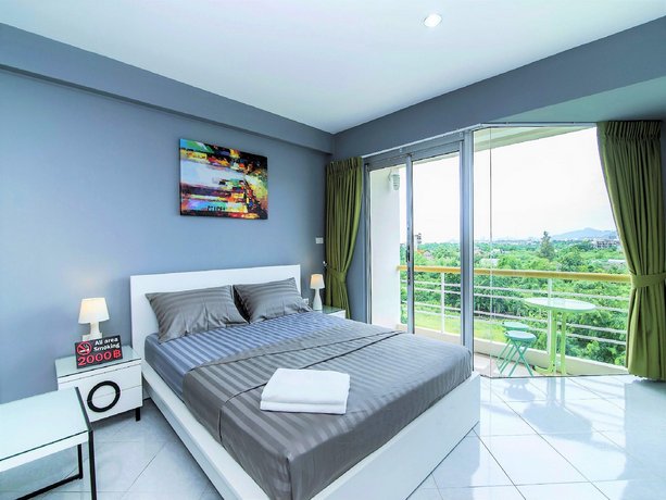 Hua Hin Soi7 by Happy