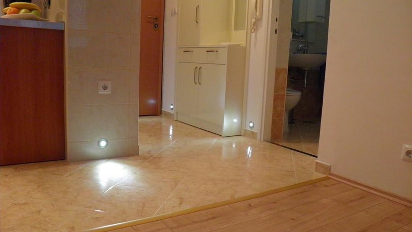 Apartment 28