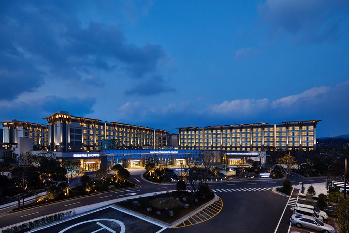 Landing Jeju Shinhwa World Hotels&Resorts