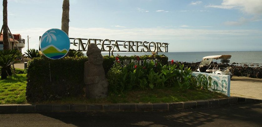Mega Resort
