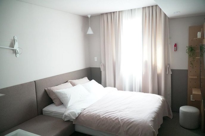 Upflo Hostel