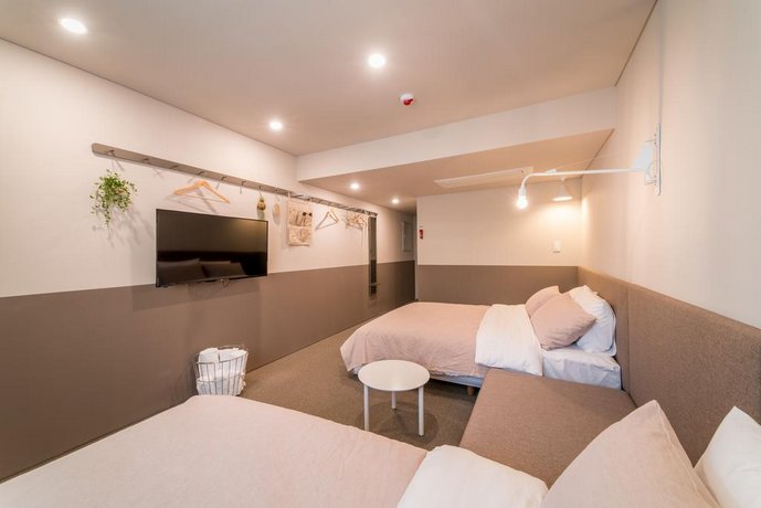 Upflo Hostel