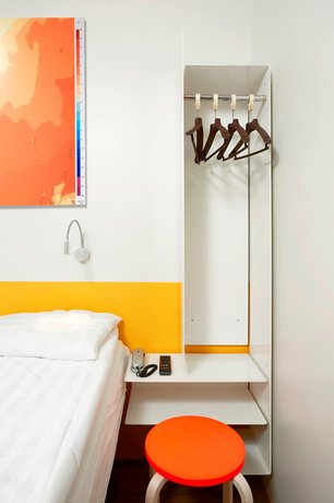Hotel Cabin