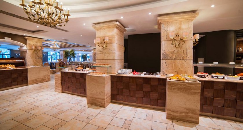 Maritim Antonine Hotel & Spa