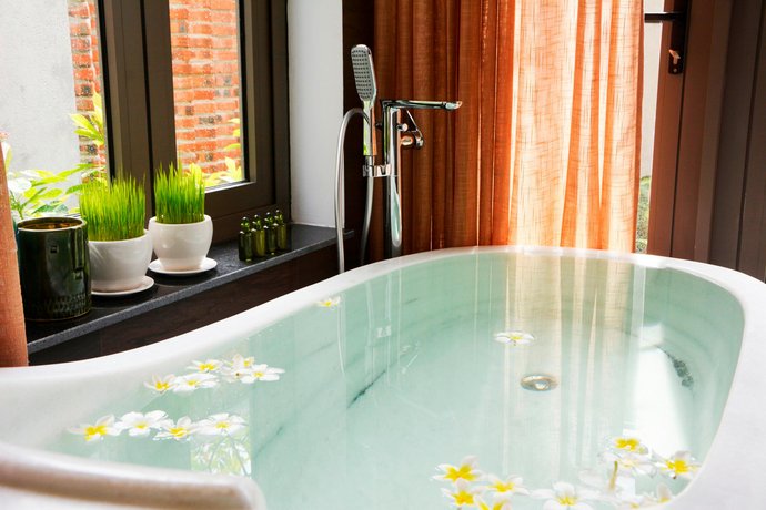 Silk Sense Hoi An River Resort