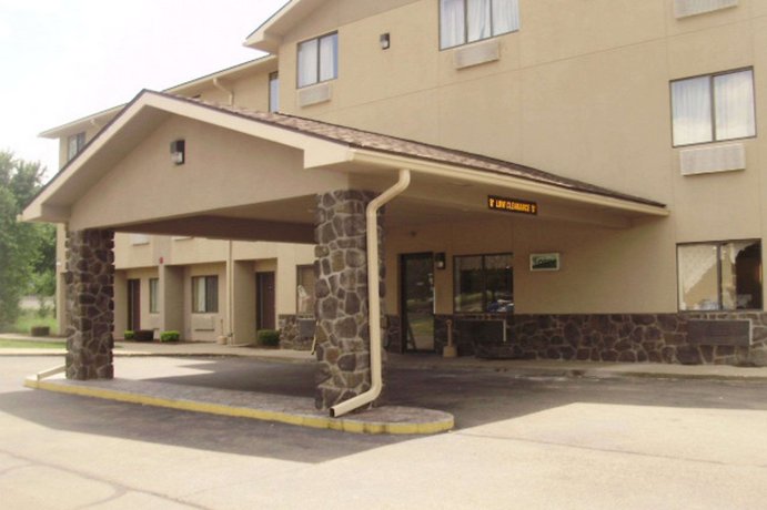 Quality Inn & Suites Warren