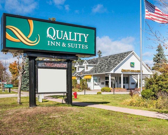 Quality Inn and Suites Mackinaw City