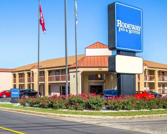 Rodeway Inn & Suites North Clarksville