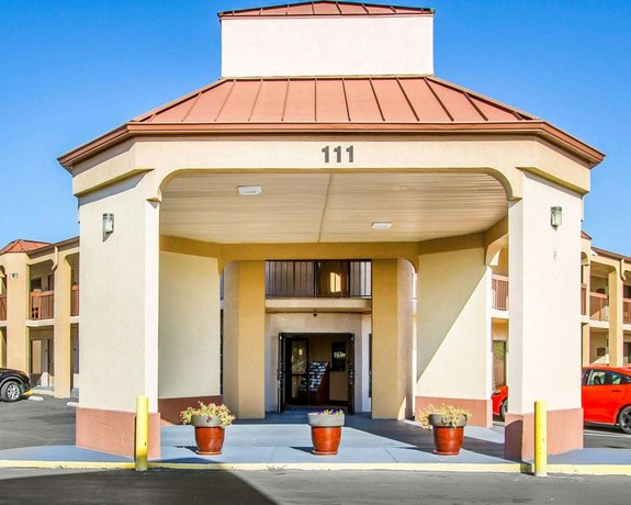 Rodeway Inn & Suites North Clarksville