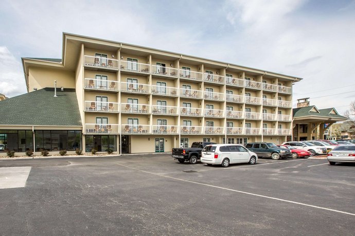 Comfort Inn & Suites at Dollywood Lane