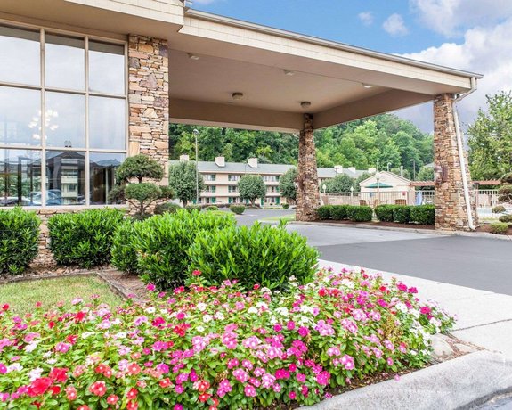 Quality Inn & Suites at Dollywood Lane