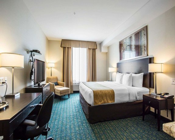 Comfort Hotel Bayer's Lake
