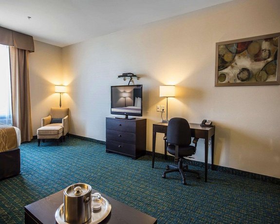 Comfort Hotel Bayer's Lake