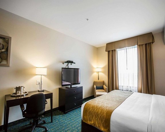 Comfort Hotel Bayer's Lake