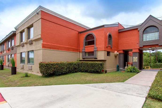 Quality Inn & Suites I 35 near AT&T Center