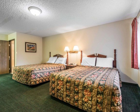 Econo Lodge Inn and Suites Colorado Springs