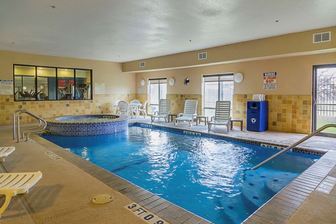 Quality Suites North IH 35