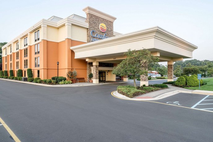 Comfort Inn and Suites Newark Newark