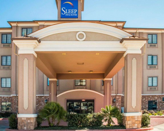 Sleep Inn and Suites at Six Flags