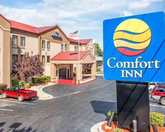 Comfort Inn & Suites at Stone Mountain